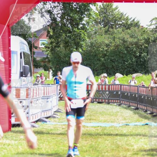 21.06.2026 - 29. Vierlanden-Triathlon Andreas Tolksdorf http://msf.ph/oto/9921838 21.06.2026 13:39:33 Ziel 115, 225 meine-sportfotos.de