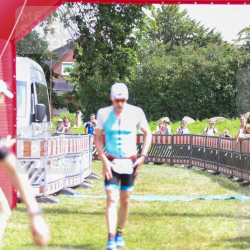 21.06.2026 - 29. Vierlanden-Triathlon Andreas Tolksdorf http://msf.ph/oto/9921839 21.06.2026 13:39:33 Ziel 115, 225 meine-sportfotos.de