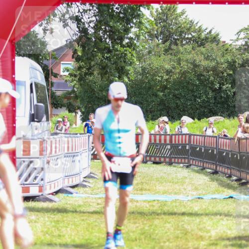 21.06.2026 - 29. Vierlanden-Triathlon Andreas Tolksdorf http://msf.ph/oto/9921840 21.06.2026 13:39:33 Ziel 115, 225 meine-sportfotos.de