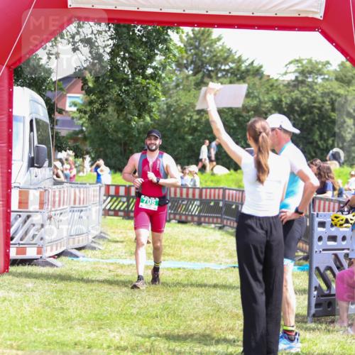 21.06.2026 - 29. Vierlanden-Triathlon Andreas Tolksdorf http://msf.ph/oto/9921843 21.06.2026 13:39:46 Ziel 69, 705 meine-sportfotos.de