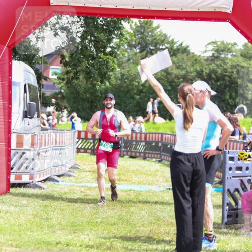 21.06.2026 - 29. Vierlanden-Triathlon Andreas Tolksdorf http://msf.ph/oto/9921845 21.06.2026 13:39:46 Ziel 69, 705 meine-sportfotos.de