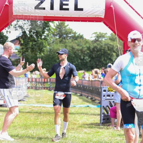 21.06.2026 - 29. Vierlanden-Triathlon Andreas Tolksdorf http://msf.ph/oto/9921858 21.06.2026 13:39:55 Ziel  meine-sportfotos.de