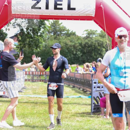 21.06.2026 - 29. Vierlanden-Triathlon Andreas Tolksdorf http://msf.ph/oto/9921861 21.06.2026 13:39:55 Ziel  meine-sportfotos.de