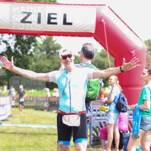 21.06.2026 - 29. Vierlanden-Triathlon Andreas Tolksdorf http://msf.ph/oto/9921862 21.06.2026 13:40:09 Ziel 192 meine-sportfotos.de