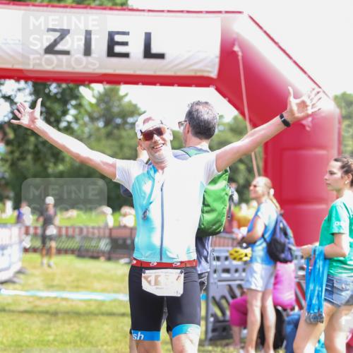 21.06.2026 - 29. Vierlanden-Triathlon Andreas Tolksdorf http://msf.ph/oto/9921865 21.06.2026 13:40:09 Ziel 192 meine-sportfotos.de