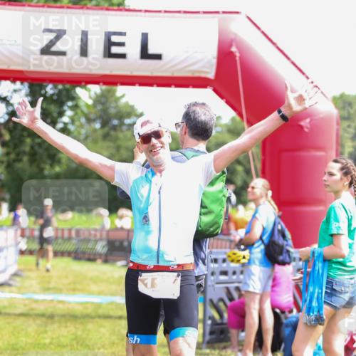 21.06.2026 - 29. Vierlanden-Triathlon Andreas Tolksdorf http://msf.ph/oto/9921866 21.06.2026 13:40:09 Ziel 192 meine-sportfotos.de