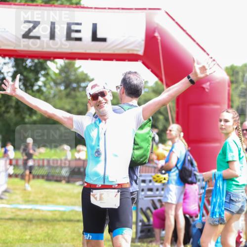 21.06.2026 - 29. Vierlanden-Triathlon Andreas Tolksdorf http://msf.ph/oto/9921870 21.06.2026 13:40:09 Ziel 192 meine-sportfotos.de