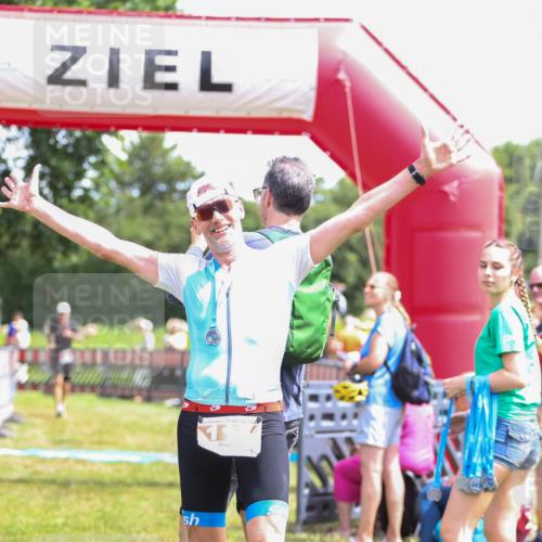 21.06.2026 - 29. Vierlanden-Triathlon Andreas Tolksdorf http://msf.ph/oto/9921871 21.06.2026 13:40:09 Ziel 192 meine-sportfotos.de