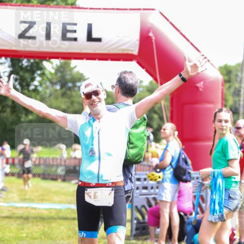 21.06.2026 - 29. Vierlanden-Triathlon Andreas Tolksdorf http://msf.ph/oto/9921875 21.06.2026 13:40:09 Ziel 192 meine-sportfotos.de