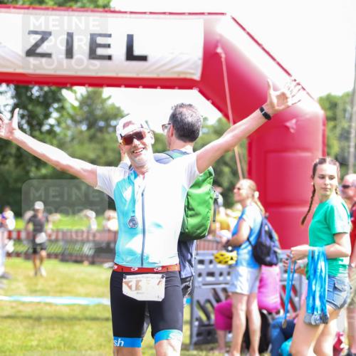 21.06.2026 - 29. Vierlanden-Triathlon Andreas Tolksdorf http://msf.ph/oto/9921876 21.06.2026 13:40:09 Ziel 192 meine-sportfotos.de