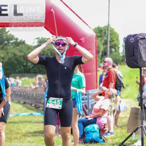 21.06.2026 - 29. Vierlanden-Triathlon Andreas Tolksdorf http://msf.ph/oto/9921887 21.06.2026 13:40:43 Ziel 267, 879 meine-sportfotos.de