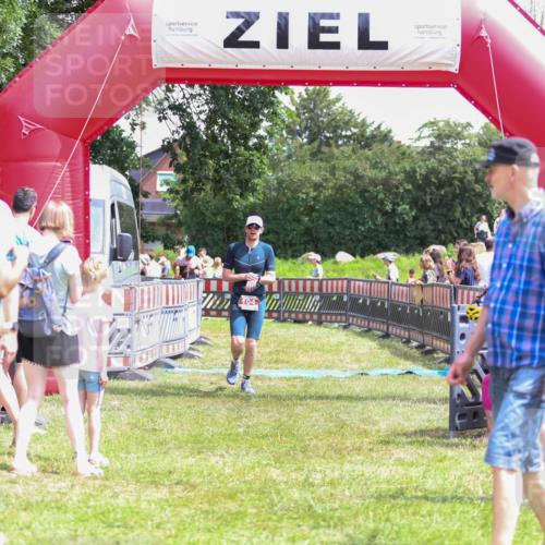 21.06.2026 - 29. Vierlanden-Triathlon Andreas Tolksdorf http://msf.ph/oto/9921899 21.06.2026 13:41:05 Ziel 104, 761 meine-sportfotos.de