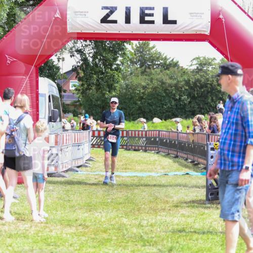 21.06.2026 - 29. Vierlanden-Triathlon Andreas Tolksdorf http://msf.ph/oto/9921901 21.06.2026 13:41:05 Ziel 104, 761 meine-sportfotos.de