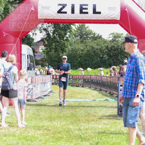 21.06.2026 - 29. Vierlanden-Triathlon Andreas Tolksdorf http://msf.ph/oto/9921902 21.06.2026 13:41:05 Ziel 104, 761 meine-sportfotos.de