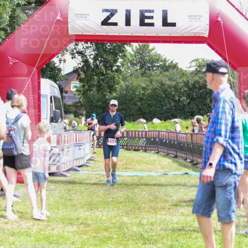 21.06.2026 - 29. Vierlanden-Triathlon Andreas Tolksdorf http://msf.ph/oto/9921906 21.06.2026 13:41:05 Ziel 104, 761 meine-sportfotos.de