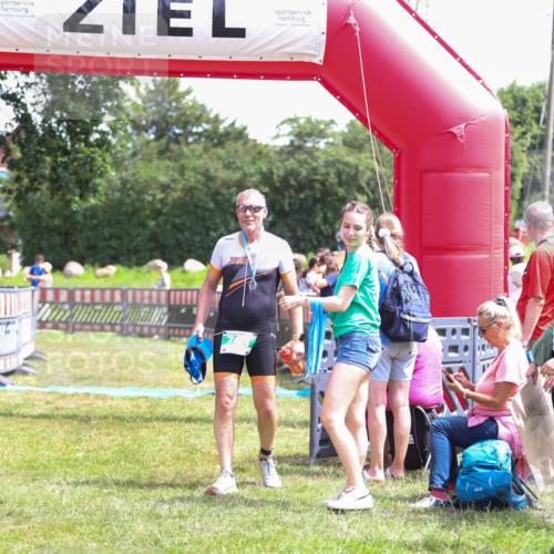 21.06.2026 - 29. Vierlanden-Triathlon Andreas Tolksdorf http://msf.ph/oto/9921908 21.06.2026 13:41:19 Ziel 635 meine-sportfotos.de