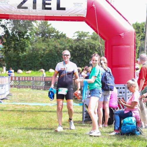 21.06.2026 - 29. Vierlanden-Triathlon Andreas Tolksdorf http://msf.ph/oto/9921909 21.06.2026 13:41:19 Ziel 635 meine-sportfotos.de