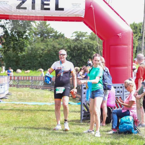 21.06.2026 - 29. Vierlanden-Triathlon Andreas Tolksdorf http://msf.ph/oto/9921911 21.06.2026 13:41:19 Ziel 635 meine-sportfotos.de