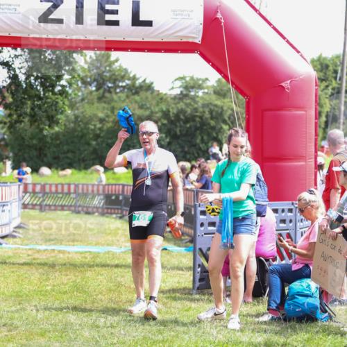 21.06.2026 - 29. Vierlanden-Triathlon Andreas Tolksdorf http://msf.ph/oto/9921913 21.06.2026 13:41:19 Ziel 635 meine-sportfotos.de