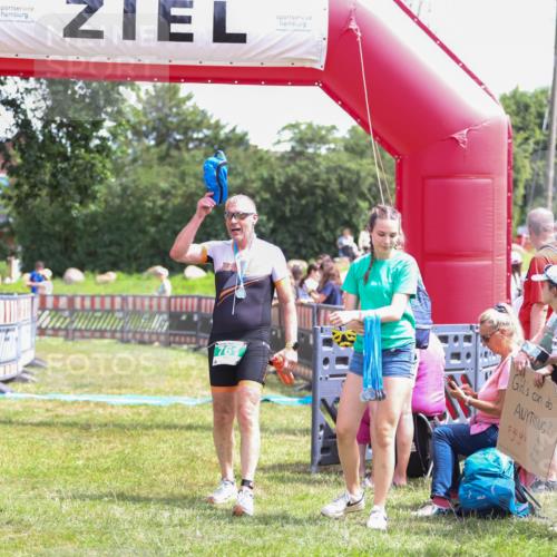 21.06.2026 - 29. Vierlanden-Triathlon Andreas Tolksdorf http://msf.ph/oto/9921914 21.06.2026 13:41:19 Ziel 635 meine-sportfotos.de