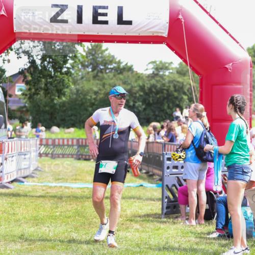 21.06.2026 - 29. Vierlanden-Triathlon Andreas Tolksdorf http://msf.ph/oto/9921921 21.06.2026 13:41:21 Ziel 635 meine-sportfotos.de