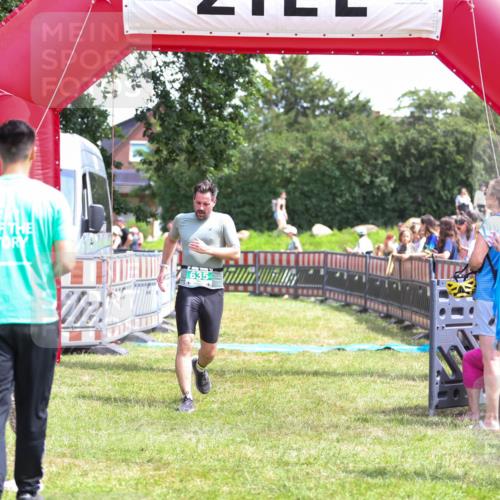 21.06.2026 - 29. Vierlanden-Triathlon Andreas Tolksdorf http://msf.ph/oto/9921935 21.06.2026 13:41:29 Ziel 635 meine-sportfotos.de
