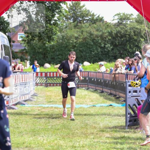 21.06.2026 - 29. Vierlanden-Triathlon Andreas Tolksdorf http://msf.ph/oto/9921938 21.06.2026 13:41:42 Ziel 90, 1353 meine-sportfotos.de