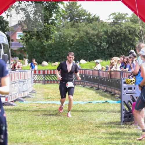 21.06.2026 - 29. Vierlanden-Triathlon Andreas Tolksdorf http://msf.ph/oto/9921940 21.06.2026 13:41:42 Ziel 90, 1353 meine-sportfotos.de