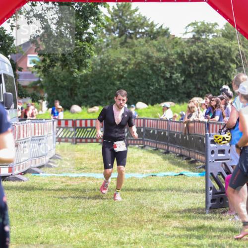 21.06.2026 - 29. Vierlanden-Triathlon Andreas Tolksdorf http://msf.ph/oto/9921941 21.06.2026 13:41:42 Ziel 90, 1353 meine-sportfotos.de