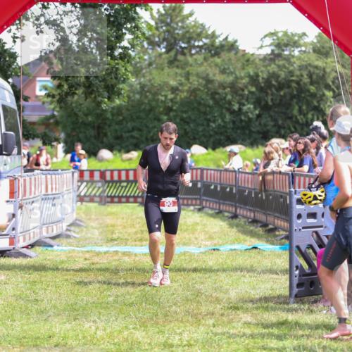21.06.2026 - 29. Vierlanden-Triathlon Andreas Tolksdorf http://msf.ph/oto/9921943 21.06.2026 13:41:42 Ziel 90, 1353 meine-sportfotos.de