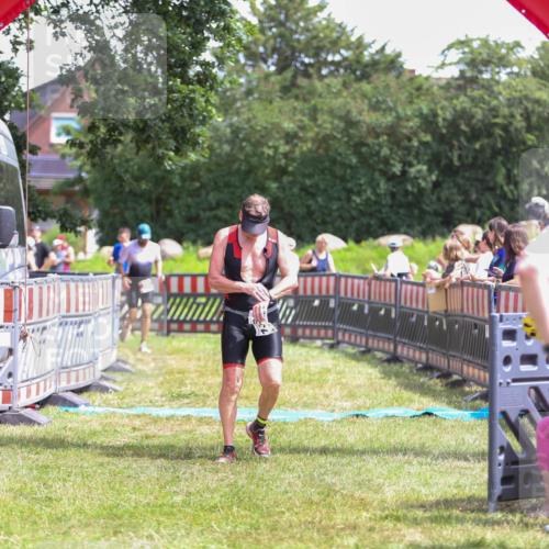 21.06.2026 - 29. Vierlanden-Triathlon Andreas Tolksdorf http://msf.ph/oto/9921953 21.06.2026 13:41:53 Ziel 33, 124, 1353 meine-sportfotos.de