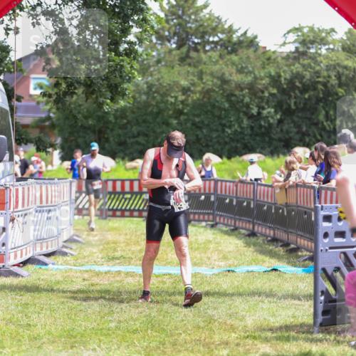 21.06.2026 - 29. Vierlanden-Triathlon Andreas Tolksdorf http://msf.ph/oto/9921956 21.06.2026 13:41:53 Ziel 33, 124, 1353 meine-sportfotos.de