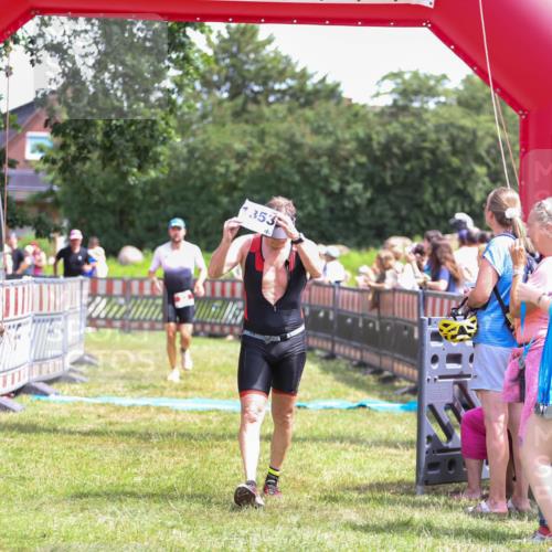 21.06.2026 - 29. Vierlanden-Triathlon Andreas Tolksdorf http://msf.ph/oto/9921957 21.06.2026 13:41:56 Ziel 33, 124 meine-sportfotos.de