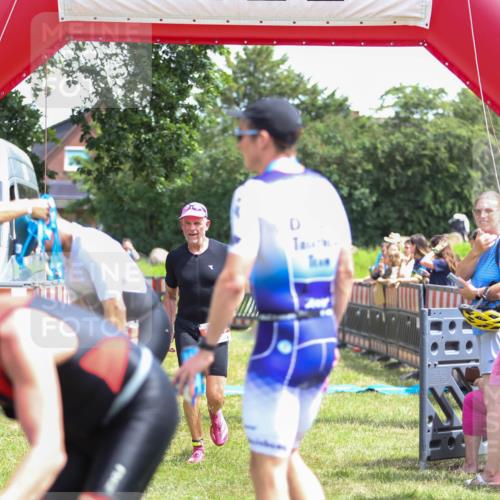 21.06.2026 - 29. Vierlanden-Triathlon Andreas Tolksdorf http://msf.ph/oto/9921977 21.06.2026 13:42:04 Ziel 124 meine-sportfotos.de