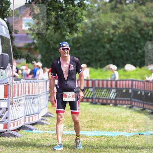 21.06.2026 - 29. Vierlanden-Triathlon Andreas Tolksdorf http://msf.ph/oto/9921980 21.06.2026 13:42:34 Ziel 239 meine-sportfotos.de