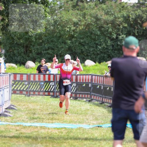 21.06.2026 - 29. Vierlanden-Triathlon Andreas Tolksdorf http://msf.ph/oto/9921994 21.06.2026 13:42:37 Ziel 239 meine-sportfotos.de