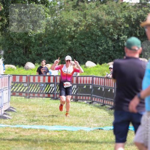 21.06.2026 - 29. Vierlanden-Triathlon Andreas Tolksdorf http://msf.ph/oto/9921995 21.06.2026 13:42:37 Ziel 239 meine-sportfotos.de