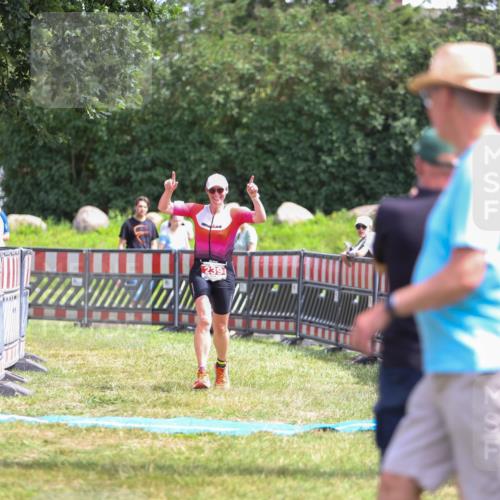21.06.2026 - 29. Vierlanden-Triathlon Andreas Tolksdorf http://msf.ph/oto/9921998 21.06.2026 13:42:37 Ziel 239 meine-sportfotos.de