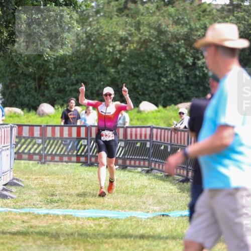 21.06.2026 - 29. Vierlanden-Triathlon Andreas Tolksdorf http://msf.ph/oto/9921999 21.06.2026 13:42:37 Ziel 239 meine-sportfotos.de