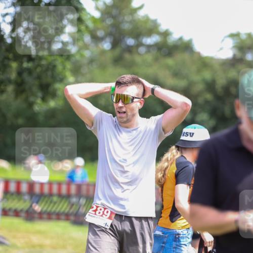 21.06.2026 - 29. Vierlanden-Triathlon Andreas Tolksdorf http://msf.ph/oto/9922003 21.06.2026 13:43:02 Ziel 284, 289 meine-sportfotos.de