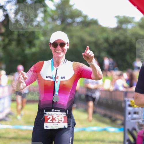 21.06.2026 - 29. Vierlanden-Triathlon Andreas Tolksdorf http://msf.ph/oto/9922011 21.06.2026 13:43:08 Ziel 284 meine-sportfotos.de