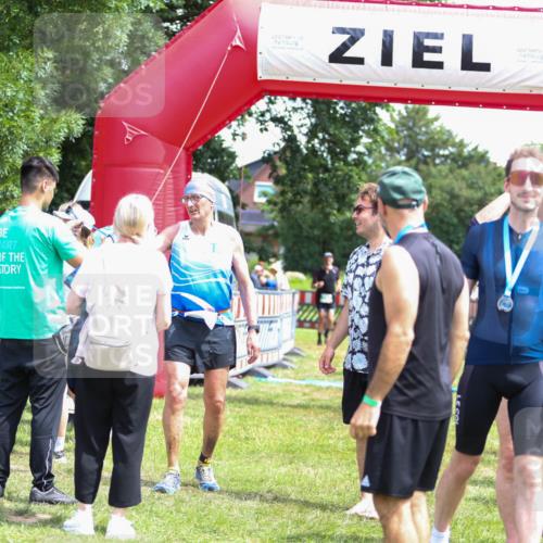 21.06.2026 - 29. Vierlanden-Triathlon Andreas Tolksdorf http://msf.ph/oto/9922034 21.06.2026 13:43:24 Ziel 755 meine-sportfotos.de