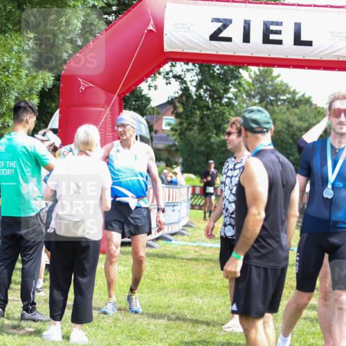 21.06.2026 - 29. Vierlanden-Triathlon Andreas Tolksdorf http://msf.ph/oto/9922035 21.06.2026 13:43:24 Ziel 755 meine-sportfotos.de