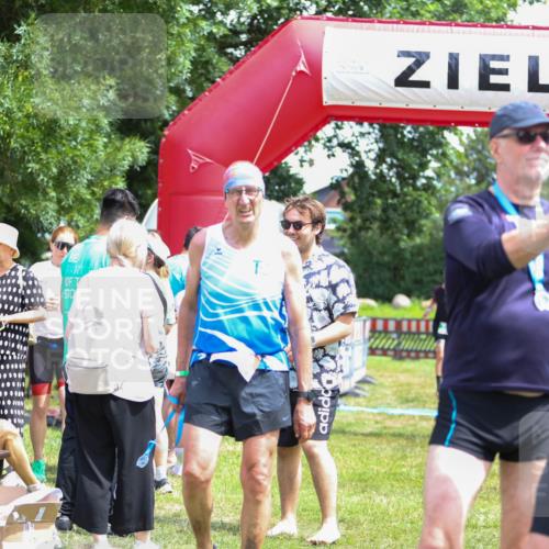 21.06.2026 - 29. Vierlanden-Triathlon Andreas Tolksdorf http://msf.ph/oto/9922041 21.06.2026 13:43:27 Ziel 755 meine-sportfotos.de