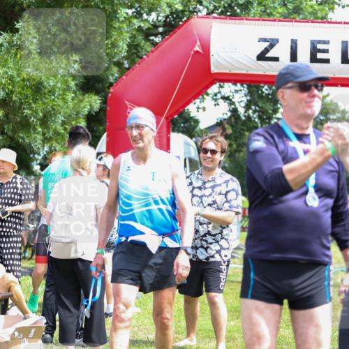 21.06.2026 - 29. Vierlanden-Triathlon Andreas Tolksdorf http://msf.ph/oto/9922045 21.06.2026 13:43:28 Ziel 755 meine-sportfotos.de