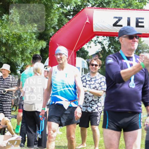 21.06.2026 - 29. Vierlanden-Triathlon Andreas Tolksdorf http://msf.ph/oto/9922046 21.06.2026 13:43:28 Ziel 755 meine-sportfotos.de