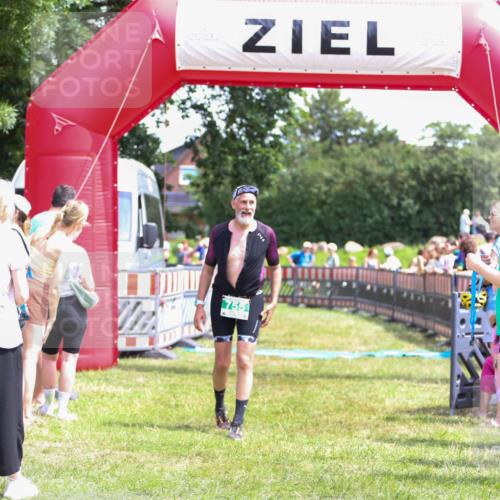 21.06.2026 - 29. Vierlanden-Triathlon Andreas Tolksdorf http://msf.ph/oto/9922047 21.06.2026 13:43:34 Ziel 755 meine-sportfotos.de