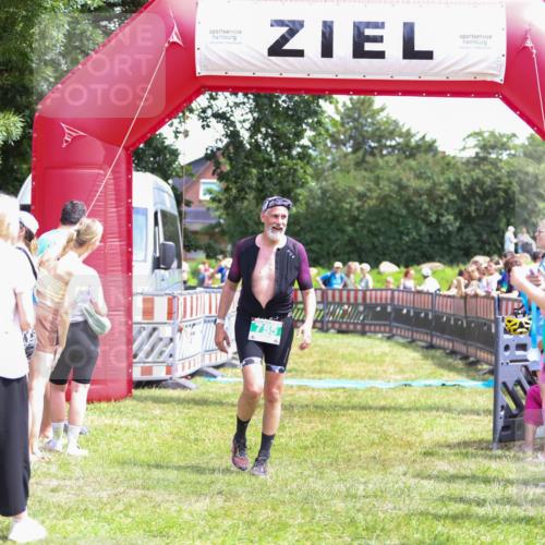 21.06.2026 - 29. Vierlanden-Triathlon Andreas Tolksdorf http://msf.ph/oto/9922050 21.06.2026 13:43:34 Ziel 755 meine-sportfotos.de
