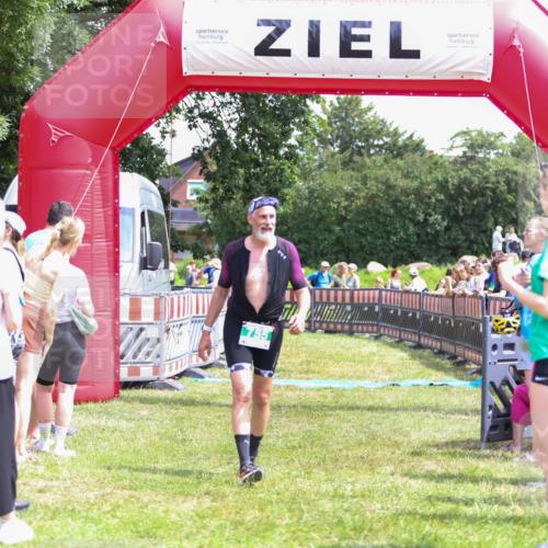 21.06.2026 - 29. Vierlanden-Triathlon Andreas Tolksdorf http://msf.ph/oto/9922052 21.06.2026 13:43:35 Ziel  meine-sportfotos.de