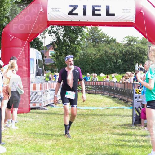 21.06.2026 - 29. Vierlanden-Triathlon Andreas Tolksdorf http://msf.ph/oto/9922054 21.06.2026 13:43:35 Ziel  meine-sportfotos.de